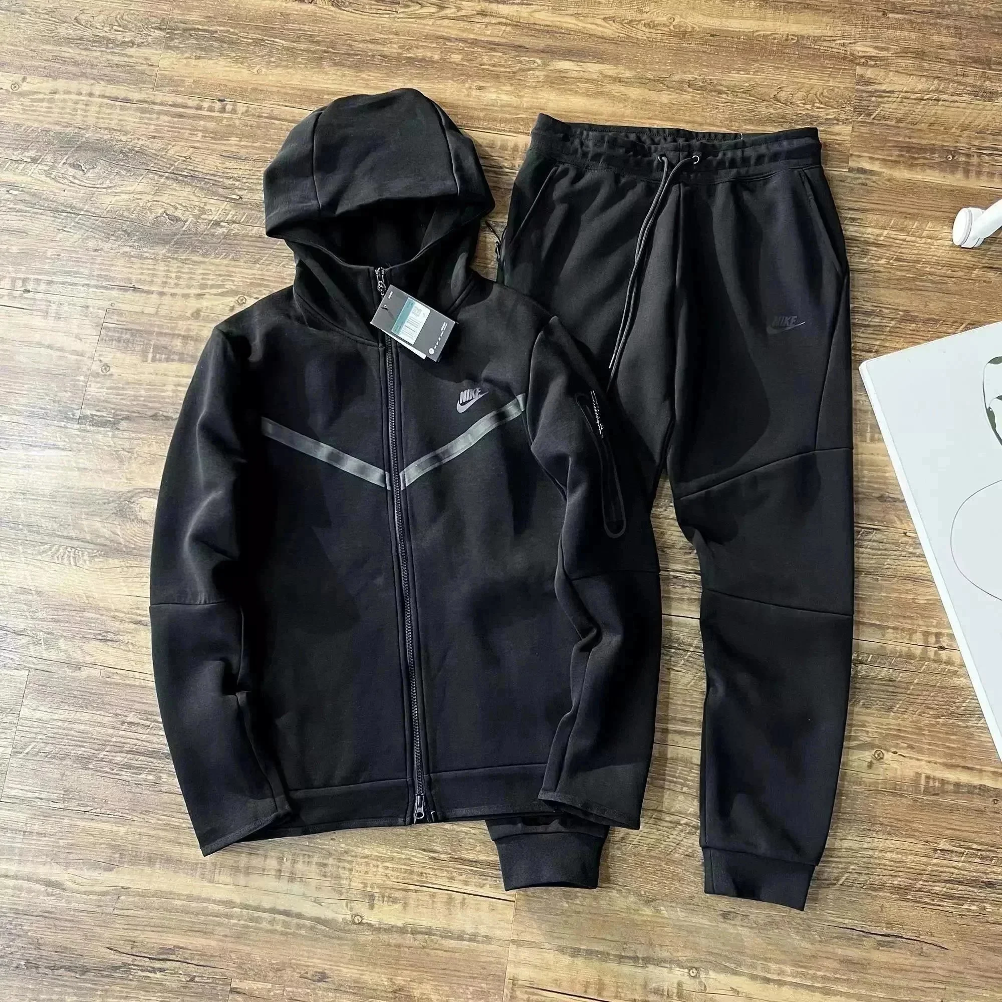 Nike Tech Fleece Set (20+ Colors)